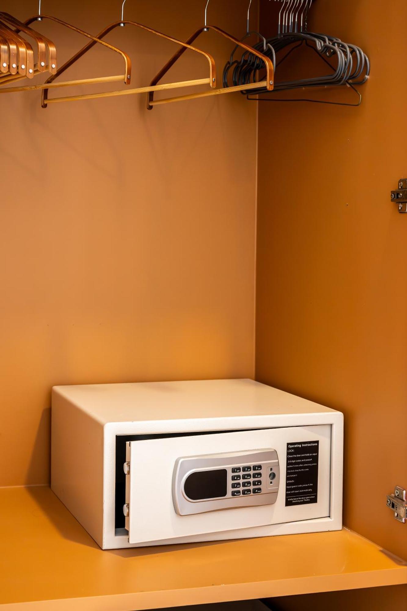 Digital Nomad 5br House Fast Wi-fi In Nimmanhemin *